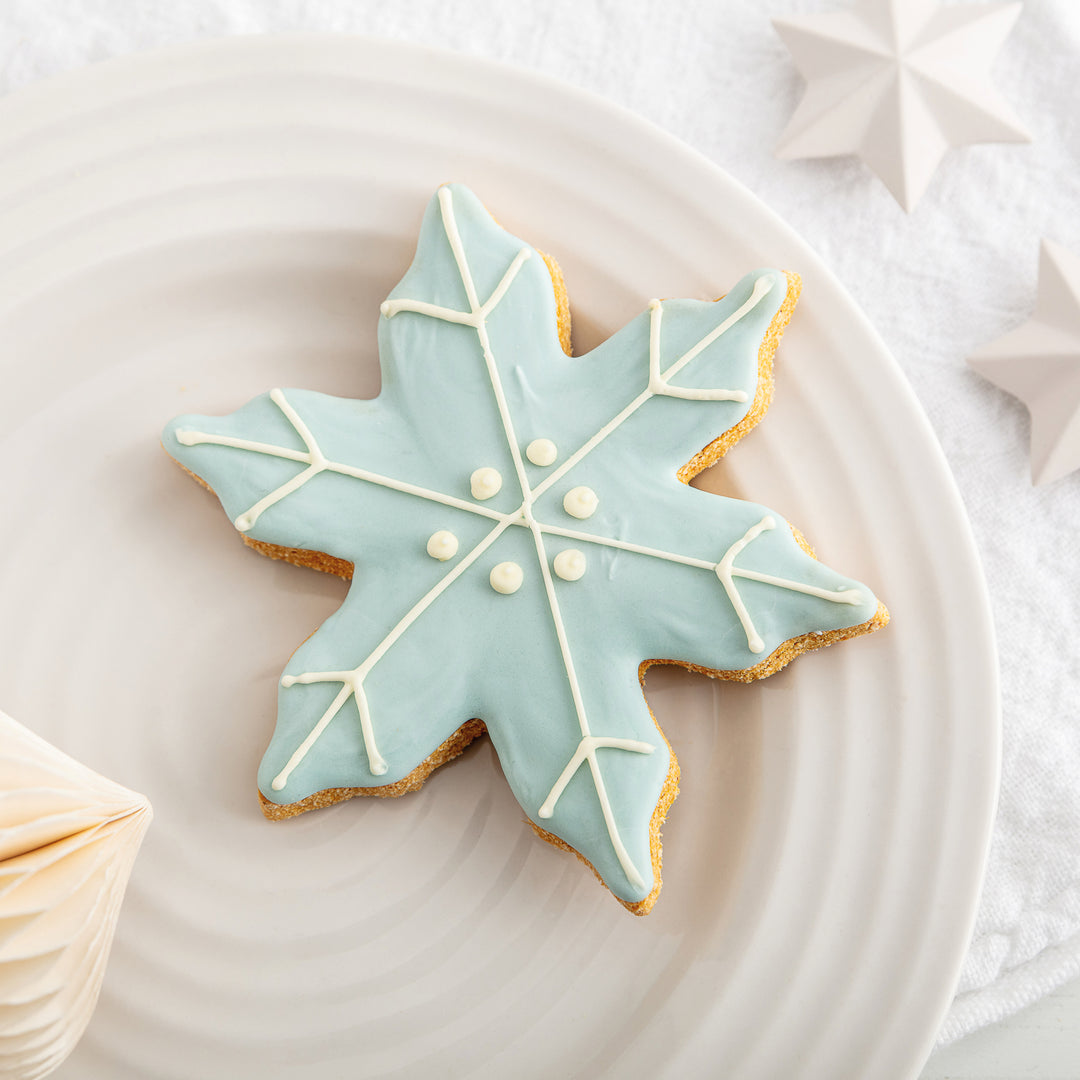 I'm Snow Cute Snowflake  Iced Dog Biscuit (Pre-order)