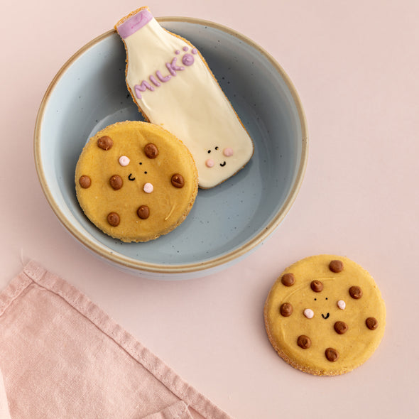 Milk & Cookies Iced Dog Biscuit Set