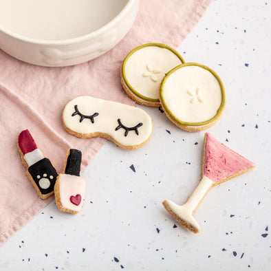 Paw Pamper Iced Dog Biscuit Set